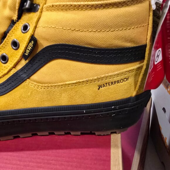 Vans Sk8-Hi MTE DR Waterproof BRUCE LEE RARE Yellow / Black VN000DAQYLB Size 10 - Picture 6 of 14